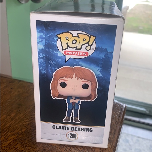 Jurassic World Funko Pop Character- Claire Dearing - Picture 5 of 6